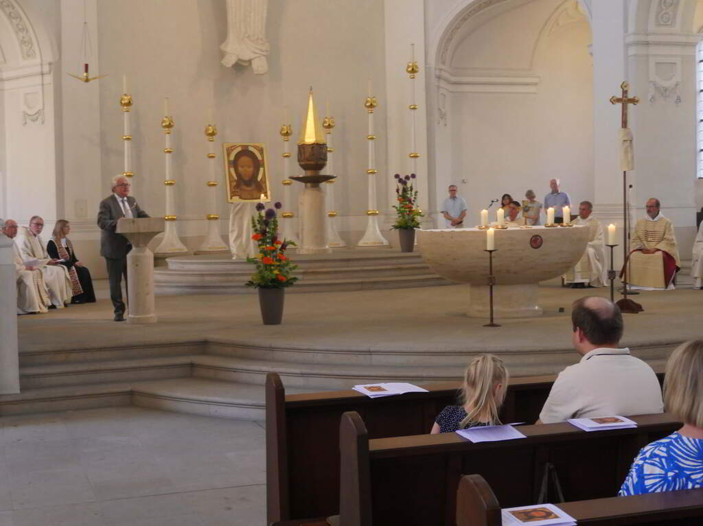 Dankgottesdienst zum 54. Gründungstag der Gemeinschaft Sant'Egidio: Ihr seid berufen, wie Johannes auf Jesus zu zeigen