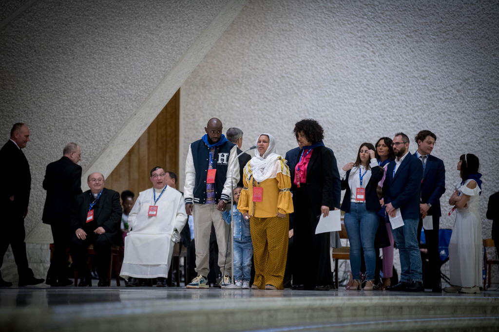 Zeugnis von Meskerem Tesfay, Flüchtling aus Eritrea, bei der Audienz mit Papst Franziskus