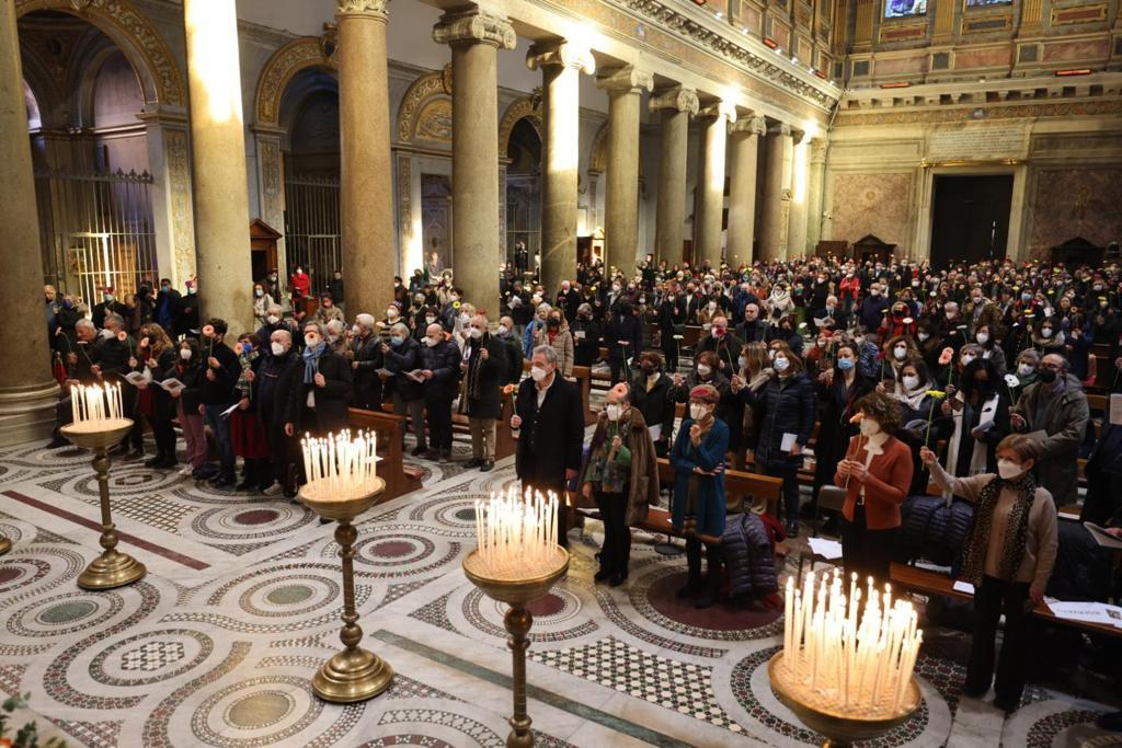 In tanti alla liturgia in ricordo di Modesta. Mons. Vincenzo Paglia:  “La sua memoria ha creato un grande movimento di solidarietà”