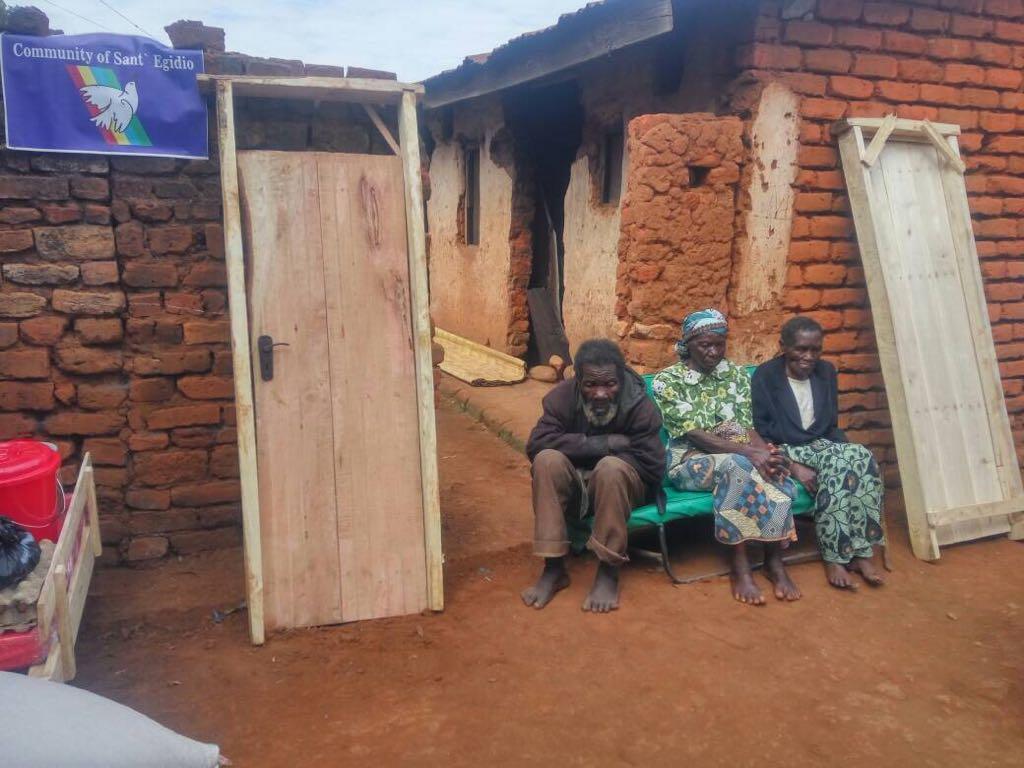 Het leven van de ouderen in Malawi veranderen: concrete hulp en een tedere blik