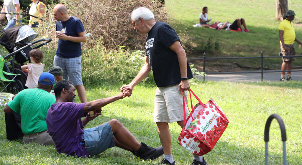 En pleno verano, en Nueva York, Sant'Egidio  celebra el tradicional pícnic con los niños de la Escuela de la Paz y los pobres de la calle