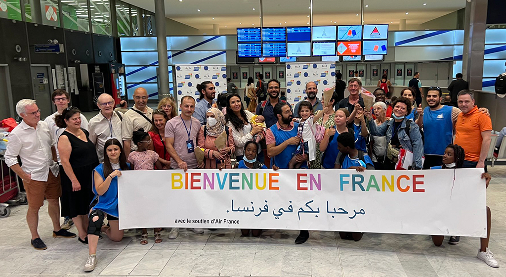 Ayer llegaron a París con los corredores humanitarios algunas familias sirias
