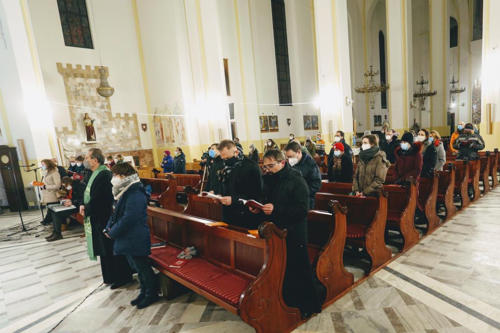 Warszawa: bp. Rafał Markowski modlił się za ubogich razem ze Wspólnotą Sant’Egidio