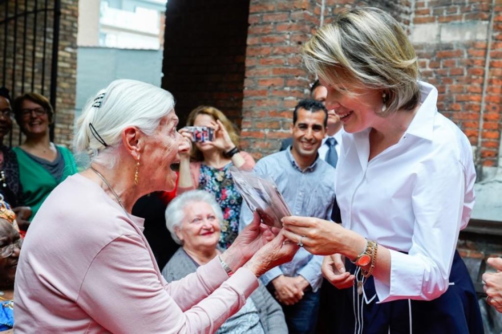 Kamiano compleix 25 anys: la visita de la reina Mathilde de Bèlgica al menjador pels pobres de Sant'Egidio a Anvers