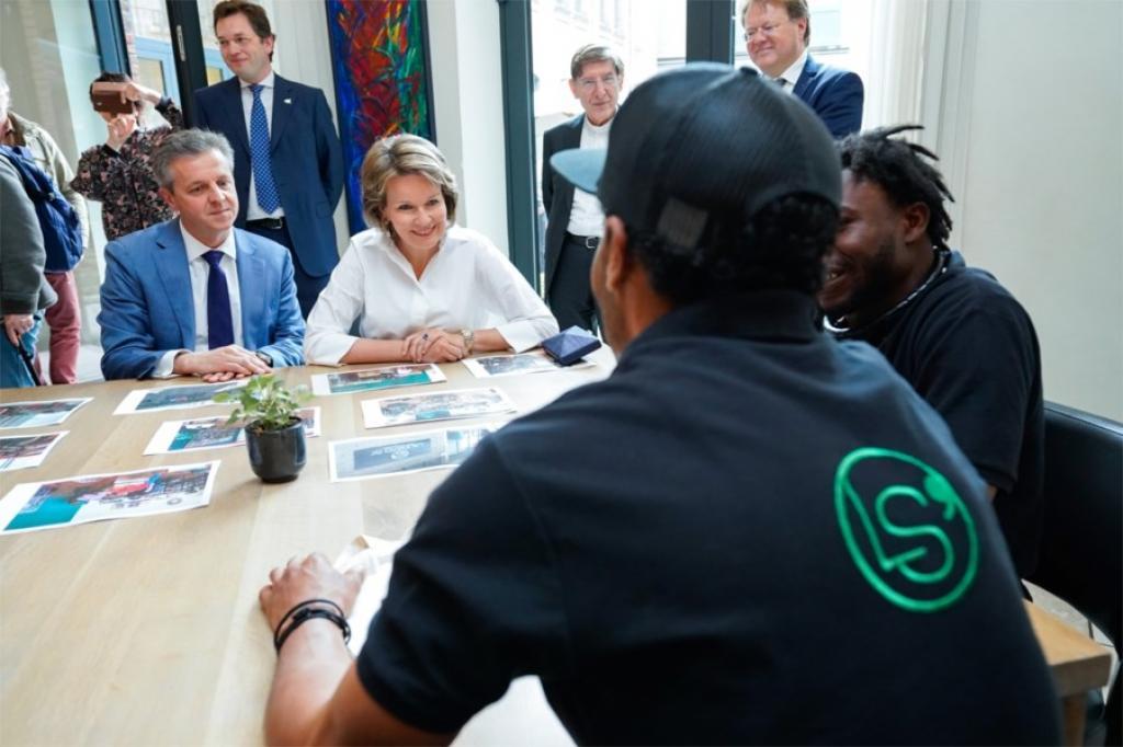 Kamiano turns 25: Queen Mathilde of Belgium visits the soup kitchen of Sant Egidio for the poor in Antwerp