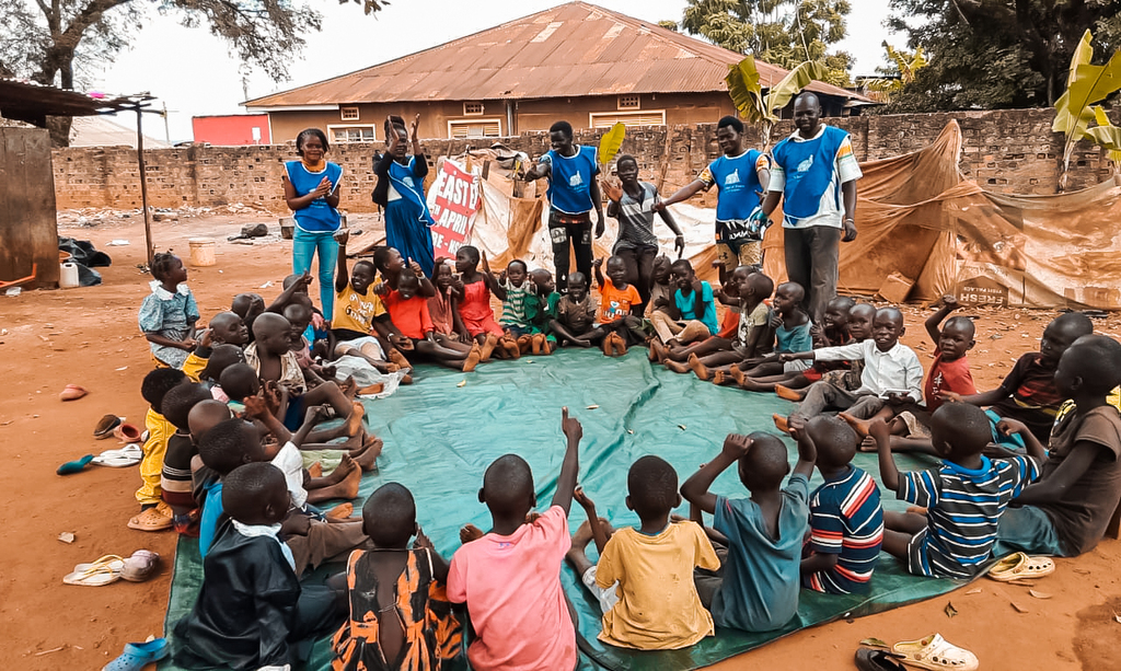 Escuelas de la Paz, ancianos y ecosolidaridad: Sant'Egidio con los pobres en Uganda