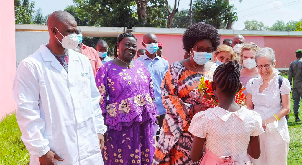 La Première Dame de la République Centrafricaine a visité la clinique DREAM de la Communauté de Sant'Egidio