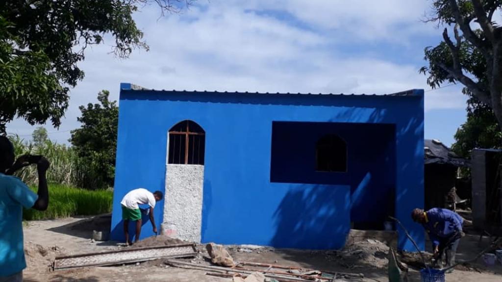 14 de Março de 2019-2020: um ano após o ciclone Idai, a Beira volta à vida com as belas casas coloridas construídas por Sant'Egidio em diferentes bairros da cidade