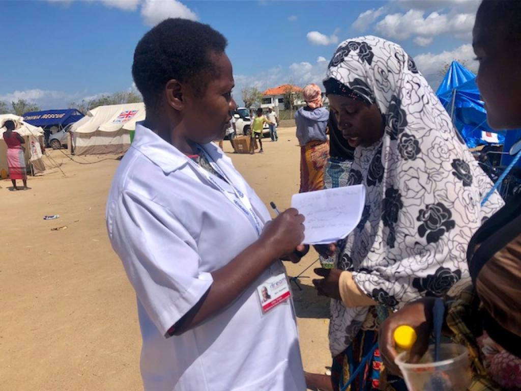 Visites médicales dans les tentes à Ifapa parmi les réfugiés du cyclone Idai