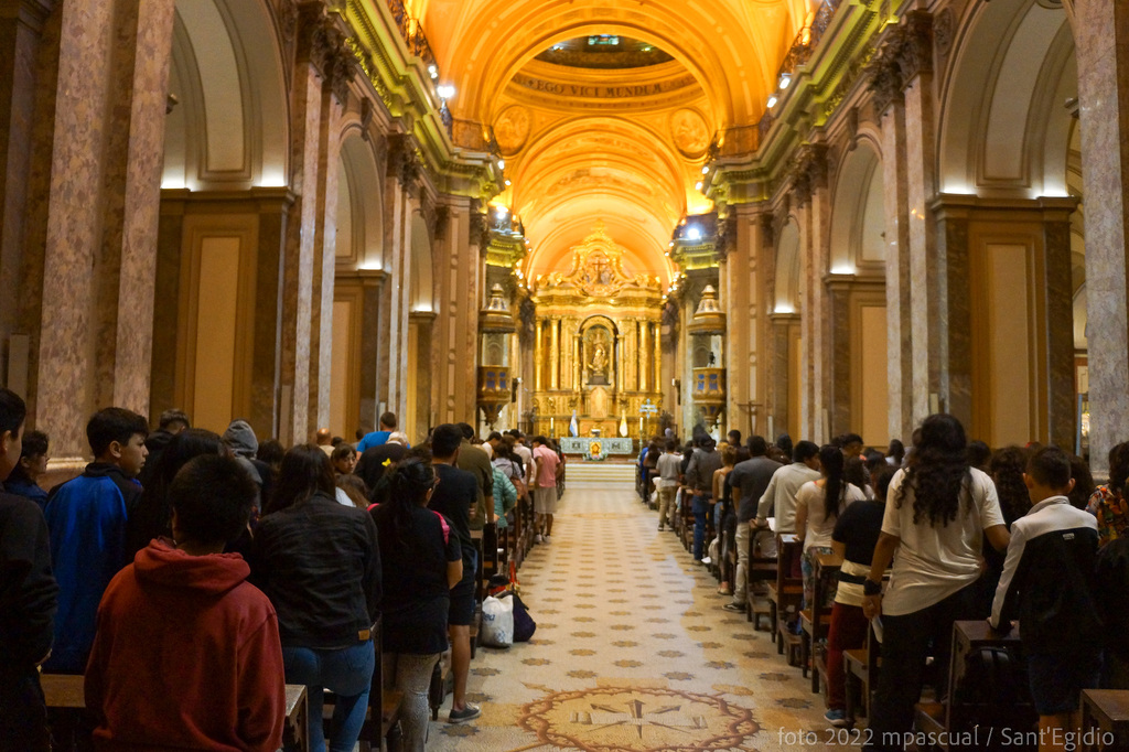 Argentine-La rencontre de dialogue et de prière « Le Cri de la Paix », ainsi que l’anniversaire de la Communauté dans la cathédrale de Buenos Aires