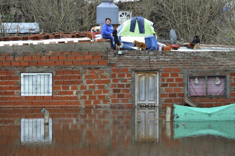 Banjir di Argentina: Pemuda Damai membantu korban bencana