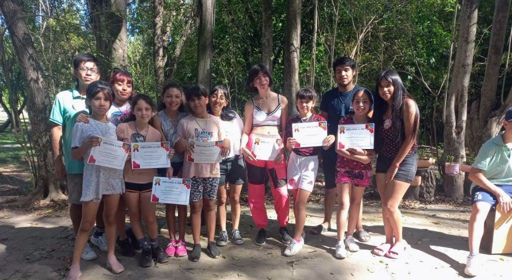 Es verano en Argentina. En Buenos Aires, los niños de la Escuela de la paz se fueron de vacaciones con la Comunidad