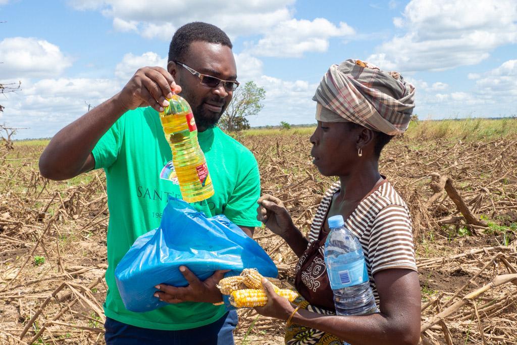 Mozambico: grave carenza alimentare nelle zone colpite dal Ciclone Idai. Distribuzioni di cibo a Beira e nei villaggi