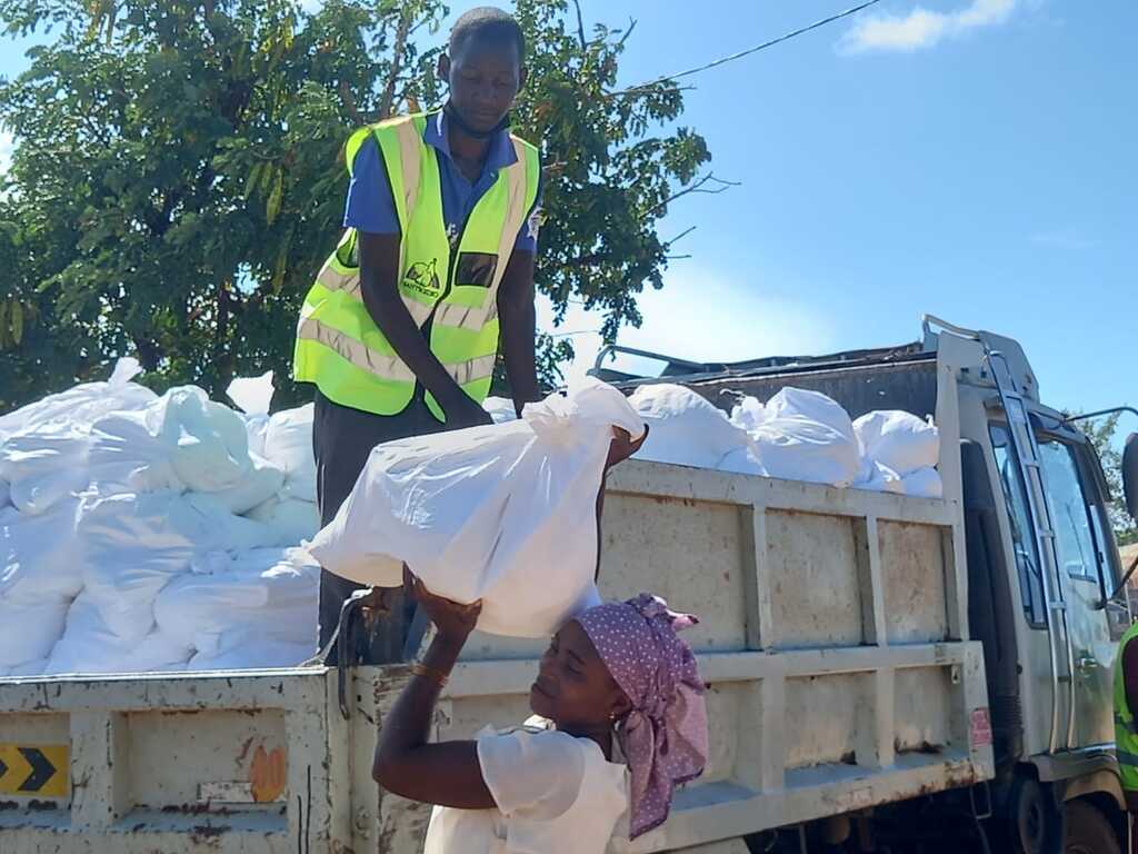 Nella regione di Cabo Delgado, nel nord del Mozambico, la registrazione allo stato civile dei profughi è parte essenziale degli aiuti umanitari