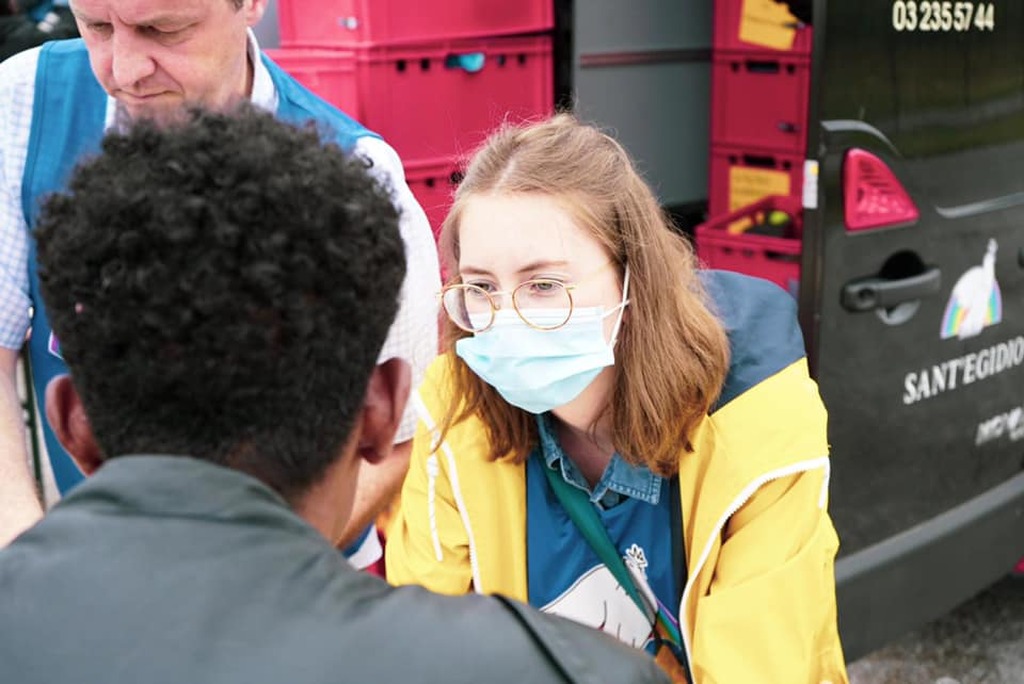 In Calais mit der Gemeinschaft Sant'Egidio aus Belgien, minderjährige Migranten und Flüchtlinge noch immer ohne Zukunft