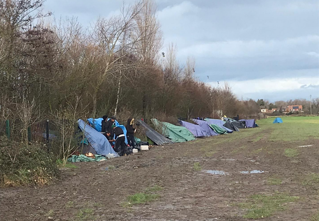 A Calais, là où s'arrête l'Europe, un #Noëlpourtous avec les migrants