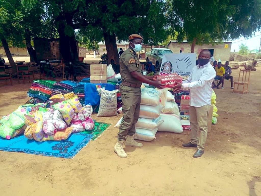 Hilfsgüter von Sant'Egidio für Gefängnisse im Norden von Kamerun