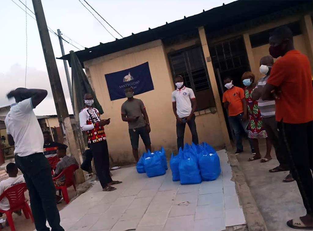 Na 'Maison du Rêve' em Abidjan, Costa do Marfim, as crianças de rua estão a reabrir-se ao futuro.