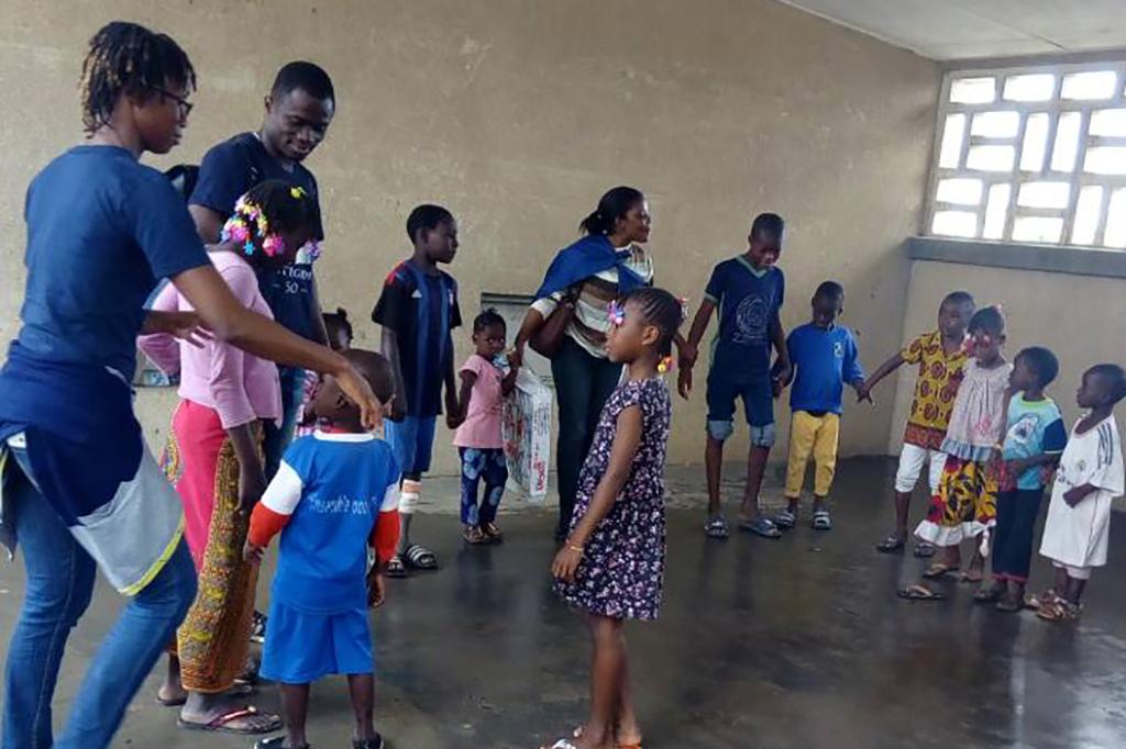 Sant’Egidio komt gezinnen in Abidjan te hulp die zijn getroffen door de overstroming