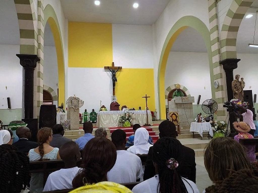 En Cotounou (Benín) se celebren els 50 anys de Sant'Egidio: alegria de viure i comunicar l'Evangeli