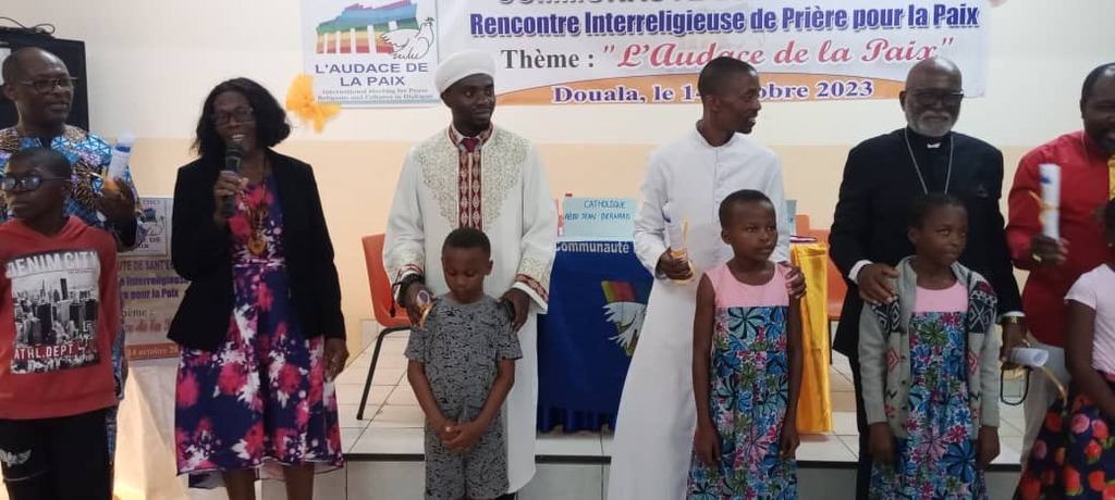 L'audacia della Pace a Douala, in Camerun, raccoglie rappresentanti religiosi e di associazioni impegnate per la riconciliazione in questo grande paese dell'Africa 
