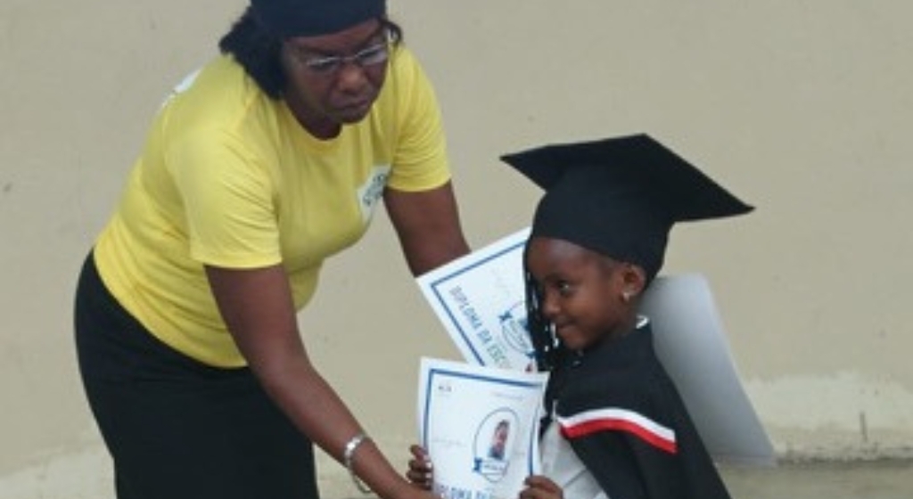 À Beira, au Mozambique, la fin de l'année scolaire à l' 