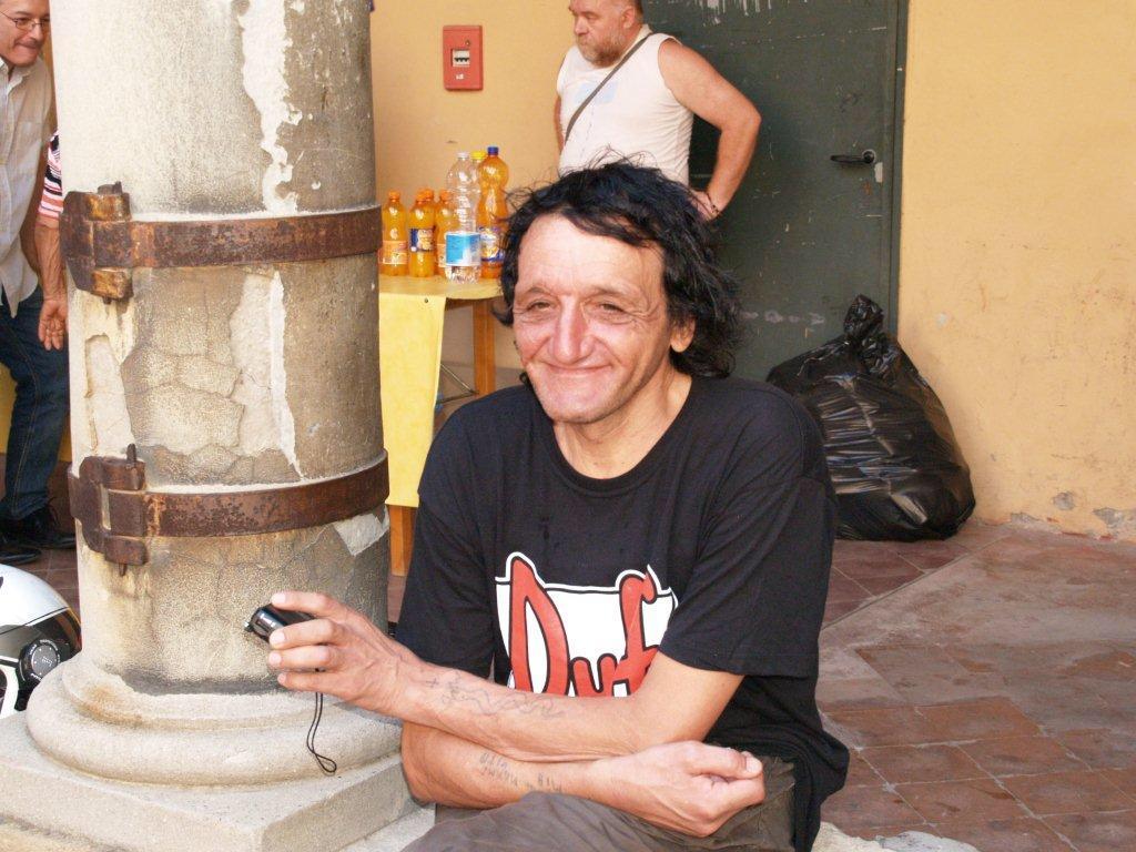 „Einen Stift nur brauche ich. Sieben Jahre zum Lesen” – in der Poesie von Gennarino die Stadt Bologna aus der Sicht eines Obdachlosen