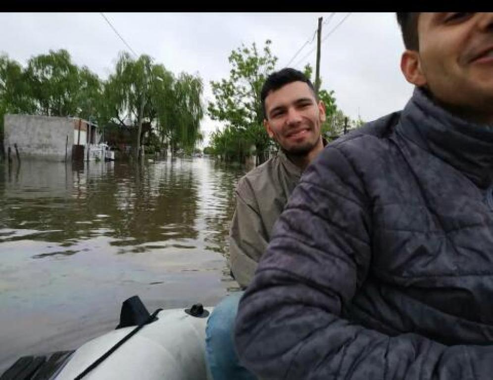 Overstromingsramp in de wijken van Groot Buenos Aires: we werken eraan de door het water geïsoleerde huizen te bereiken