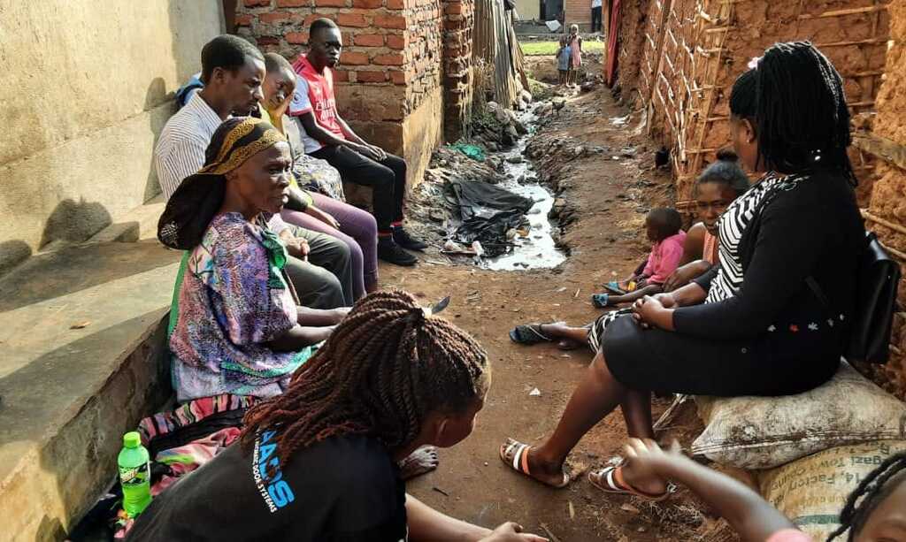 Cuando la amistad con una anciana de Kampala se convierte en una carrera de solidaridad