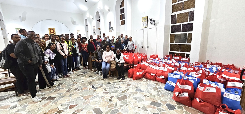 Not only summer: Sant'Egidio distributes cold weather kits to the homeless in Maputo, Mozambique, where now is winter.