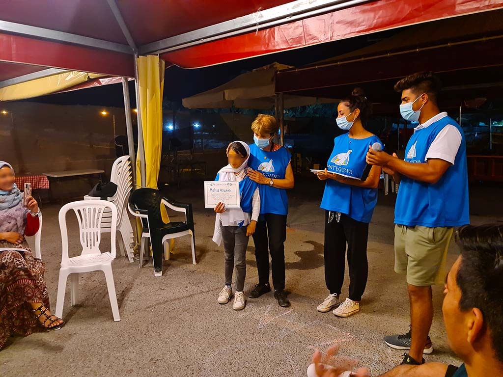 Els estels que fan volar els nens afganesos de Lesbos són una senyal d'esperança per tancar la missió d'estiu de Sant'Egidio