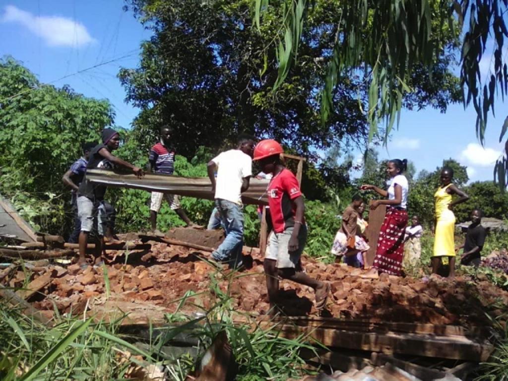 Malawi nach dem Zyklon Idai, Wiederaufbau beginnt mit den Häusern der alten Menschen