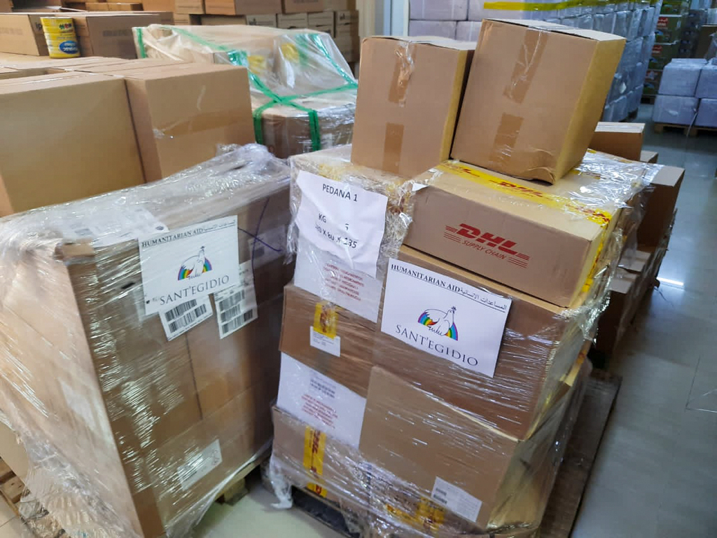 Een vracht medicijnen aangekomen bij de slachtoffers van de aardbeving in Syrië