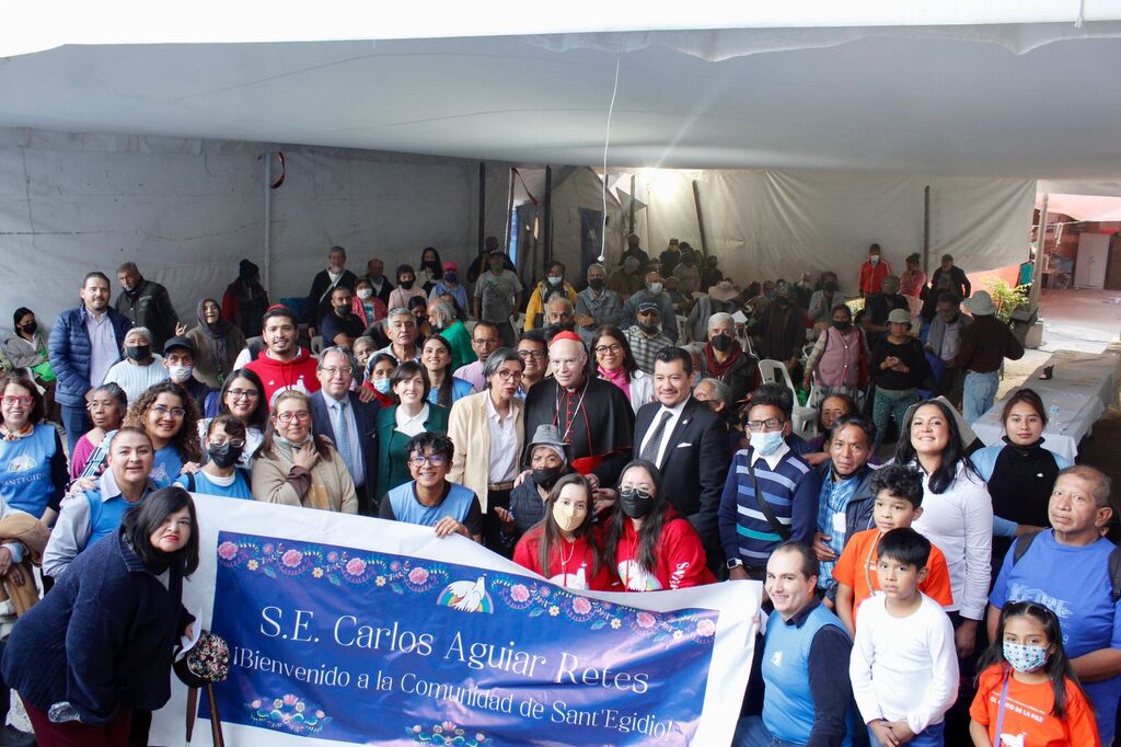 La visita del card. Carlos Aguiar Retes alla Comunità di Sant'Egidio di Città del Messico