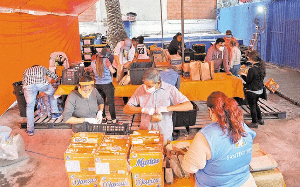 In Mexico a medical surgery has been set up in a tent. It takes care of the poorest, sick because of indifference