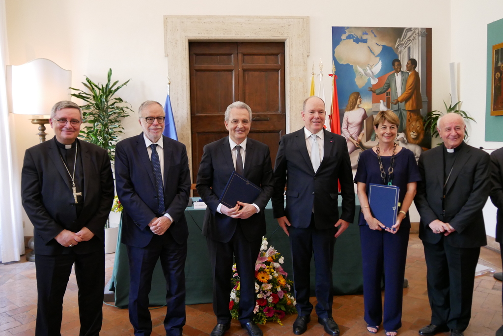 Le Prince Albert II de Monaco en visite à Sant'Egidio pour la signature d'un accord de collaboration pour lutter contre la pauvreté, les couloirs humanitaires et la santé en Afrique