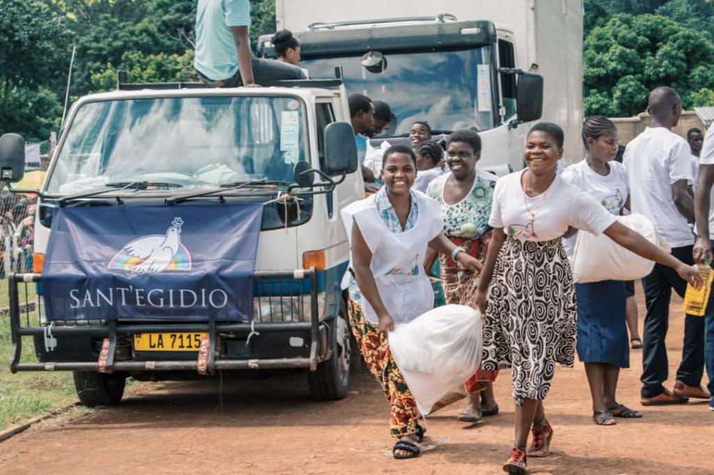 Nourriture, eau et couvertures aux réfugiés du cyclone Idai dans le district de Mulanje au Malawi