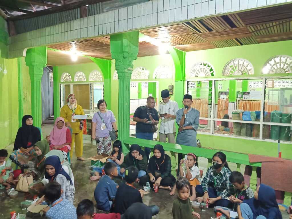 In Muslim-majority Asian countries, the Communities of Sant'Egidio offer Ramadan dinners to the poorest