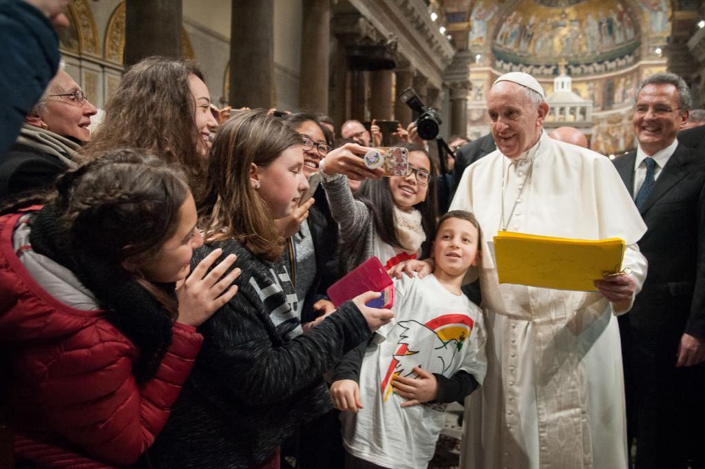 13. März 2013-2023. Zehn Jahre Papst Franziskus. Reflexionen aus Leitartikeln von Andrea Riccardi und Marco Impagliazzo
