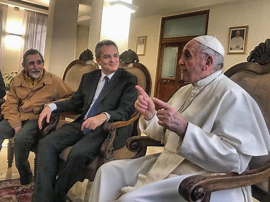 Le pape François a reçu à Sainte-Marthe des réfugiés et des malades accueillis par la Communauté avec Marco Impagliazzo