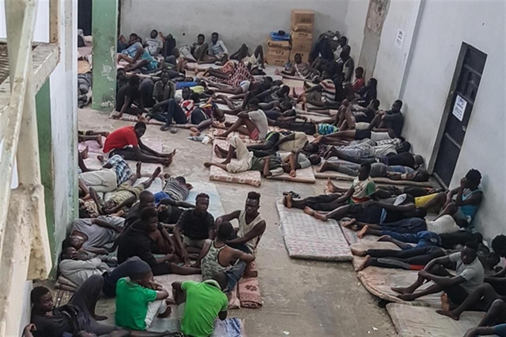 Migranti: dopo le parole del Papa sui “lager di detenzione” in Libia, il governo italiano realizzi con urgenza un’evacuazione umanitaria in accordo con l’Europa