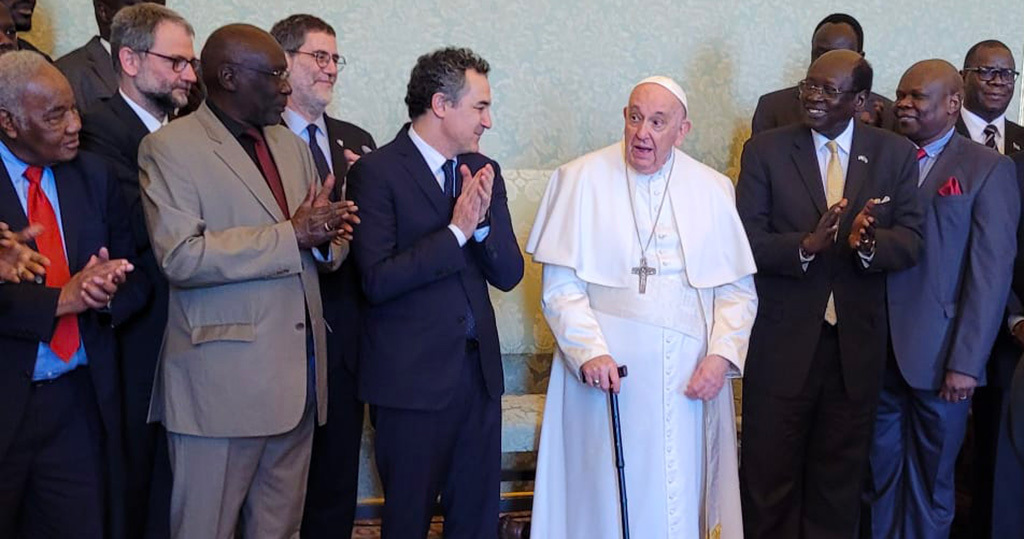 Paus Franciscus ontvangt in het Vaticaan delegaties uit Zuid-Soedan, van regering en oppositie die deze dagen deelnemen aan vredesbesprekingen bij Sant'Egidio