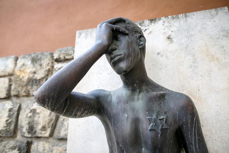„Im Gedenken suchen wir eine Zukunft in Frieden“. Erinnerung an die Deportaion der Juden von Pécs in Ungarn