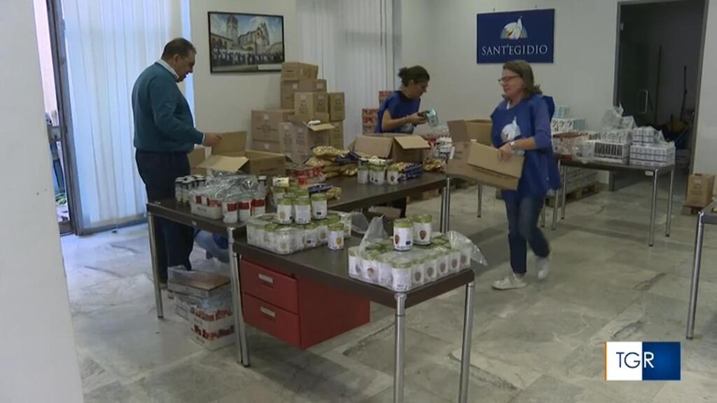 A Palermo la Comunità di Sant'Egidio distribuisce beni di prima necessità ai poveri