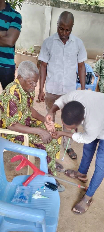 Oración y solidaridad con los ancianos de la nueva casa de Lomé de la Comunidad de Togo