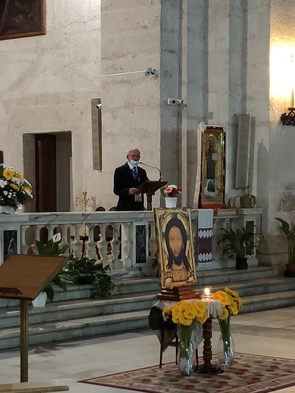 Preghiera per ricordare Ion, senzatetto amico della Comunità, con l'arcivescovo di Sassari