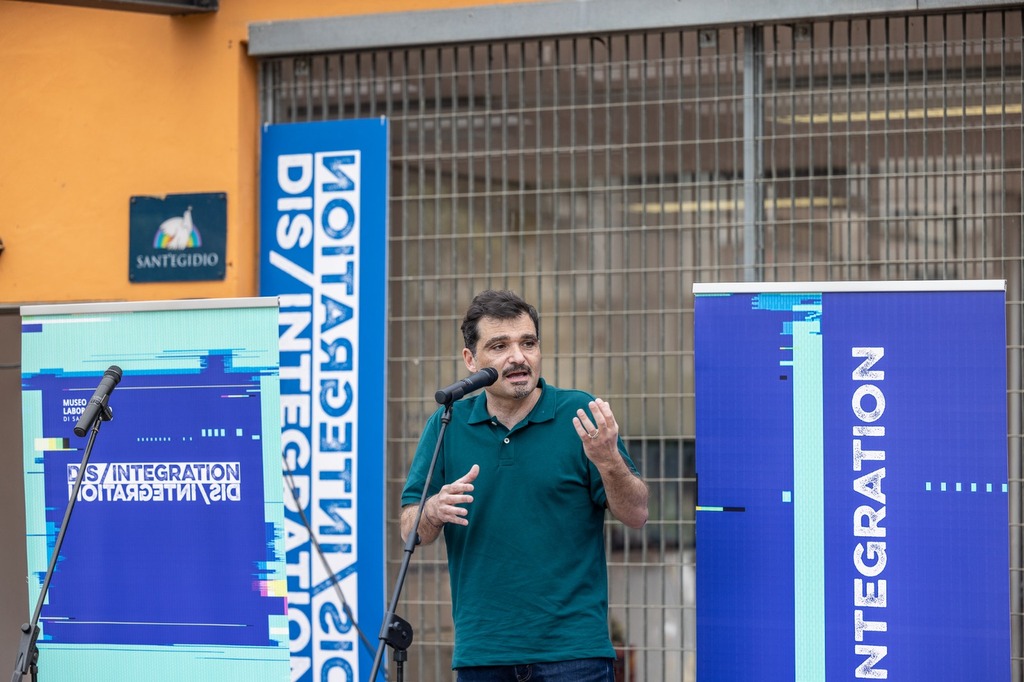 The periphery revives. Art can make of a suburb of Rome the centre. The event of the exhibition DIS/Integration inTor Bella Monaca