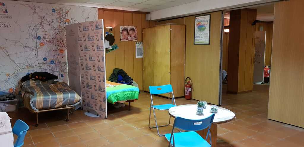 An answer to the cold: welcoming the homeless. In Rome, in the Tuscolano district, a new night shelter run by Sant'Egidio