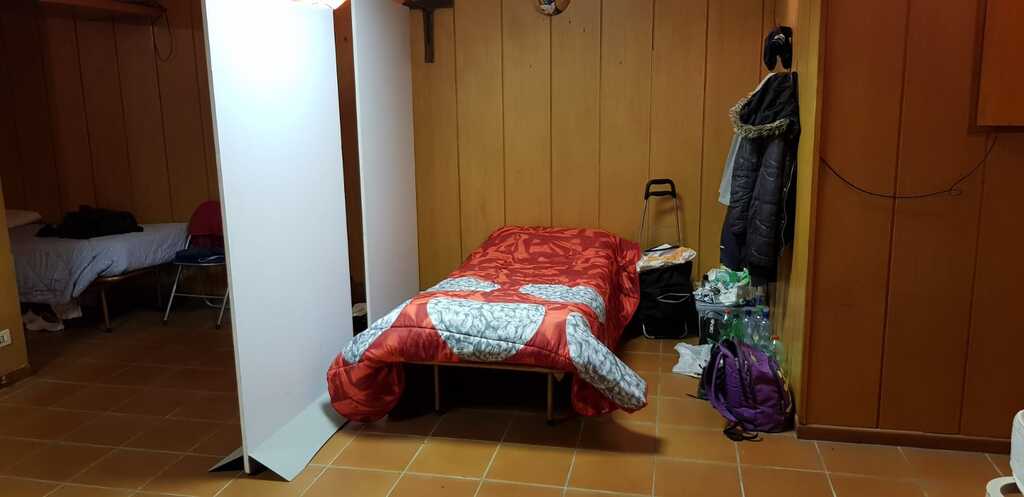 Une réponse au froid: accueillir les sans-abri. A Rome, dans le quartier de Tuscolano, Sant'Egidio ouvre un nouveau centre d'accueil de nuit