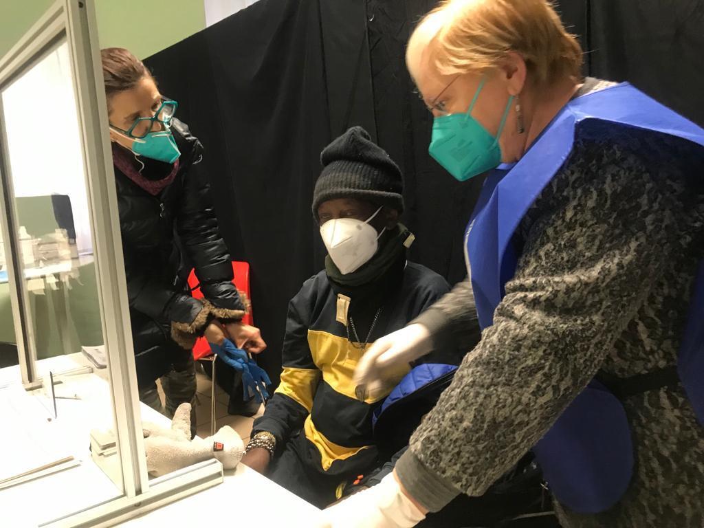 A Torino, Sant'Egidio apre il suo centro per vaccinare persone senza dimora